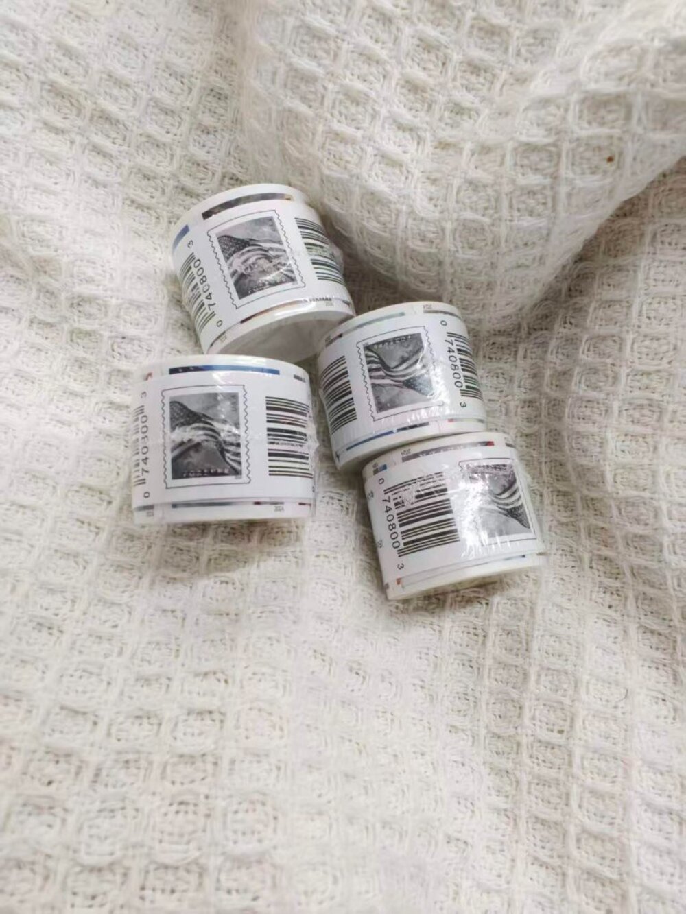 🆓🆓🆓20 rolls of U.S. Postal Service stamps, totaling 2,000 brand new stamps.